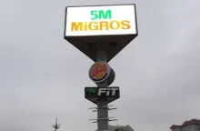 Üçgen Totem Tabela